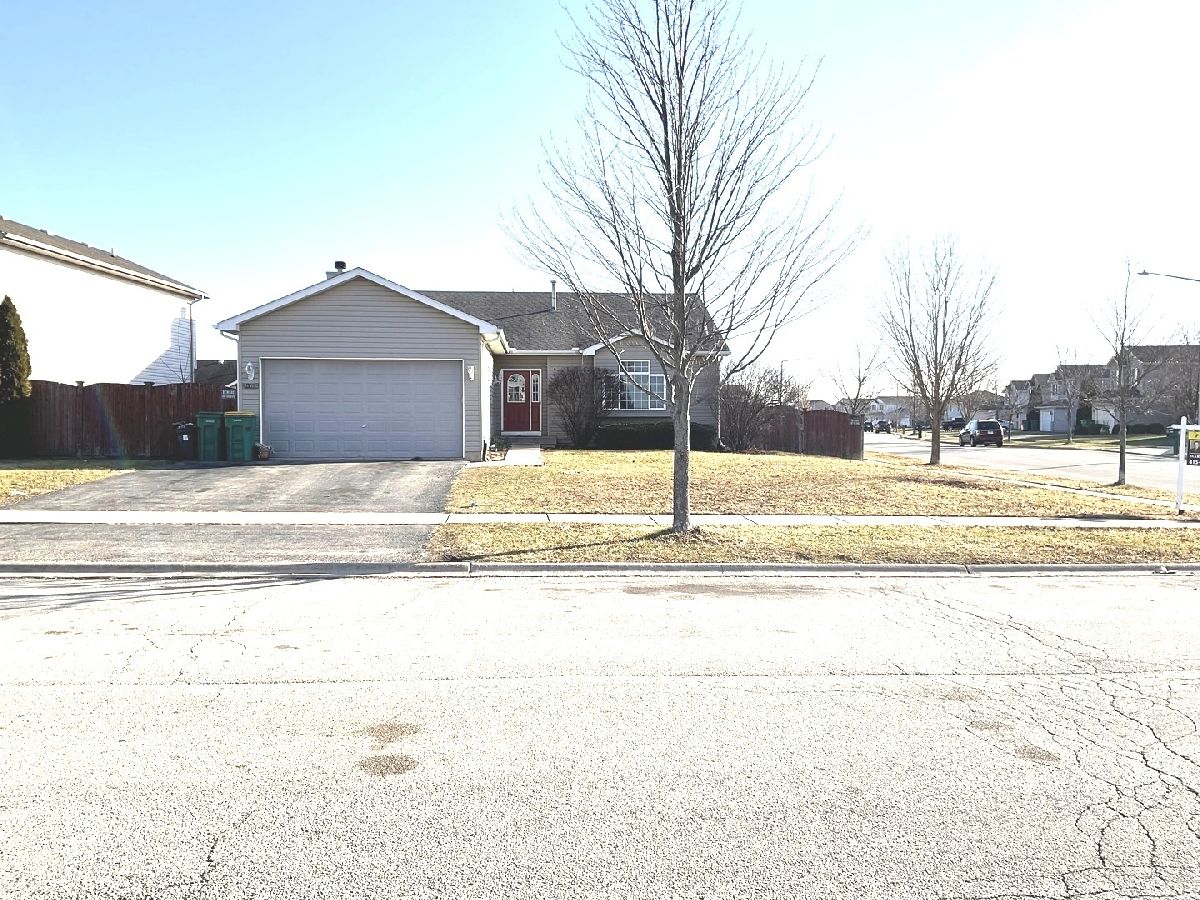 Homes Sold Cumberland South Joliet Illinois, 1302 Bassett