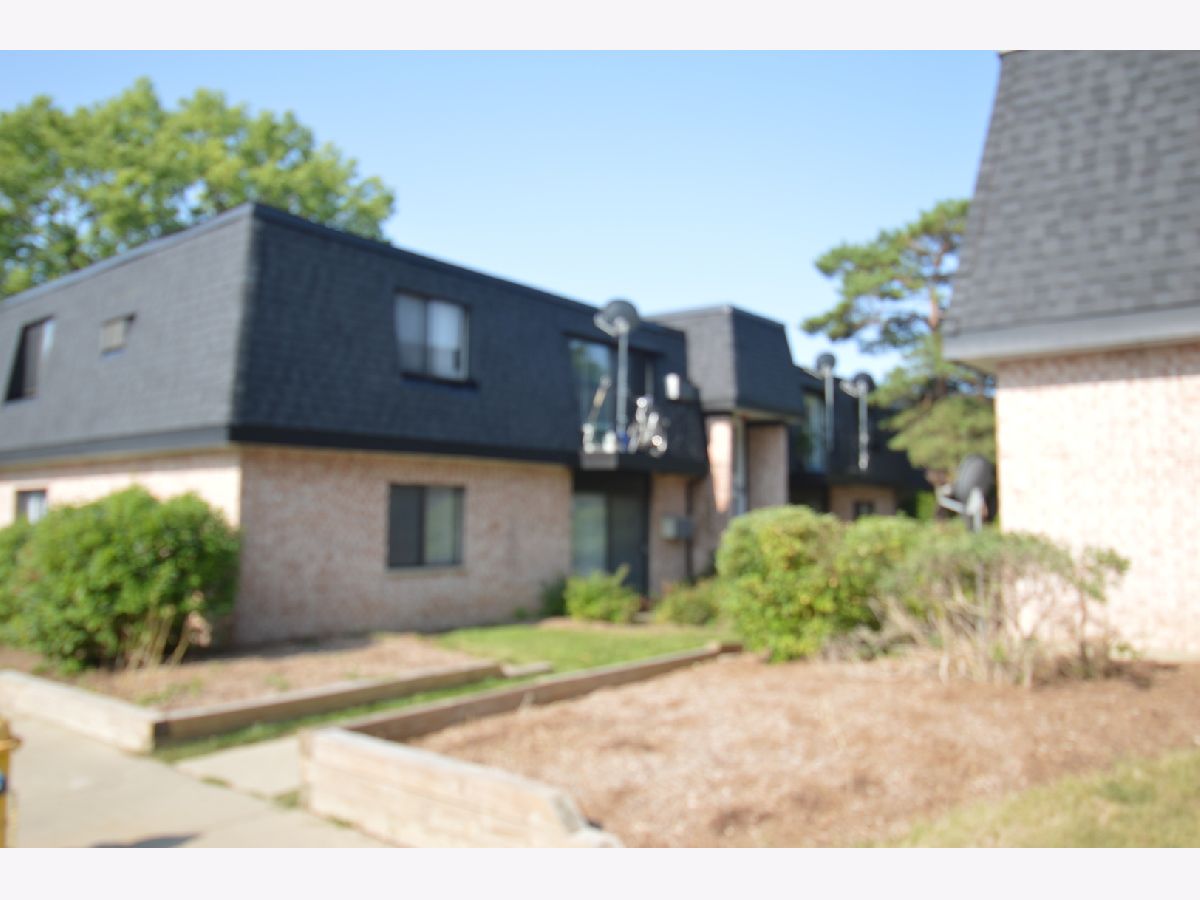 Townhomes & Homes Rented Villas By The Lake Vernon Hills Illinois, 845 Westmoreland