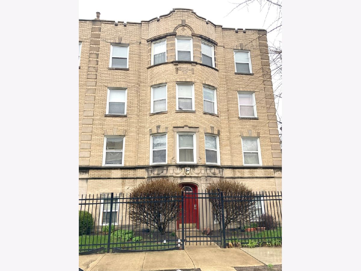 Condominiums Sold Claremont Square Chicago Illinois, 6305 Claremont