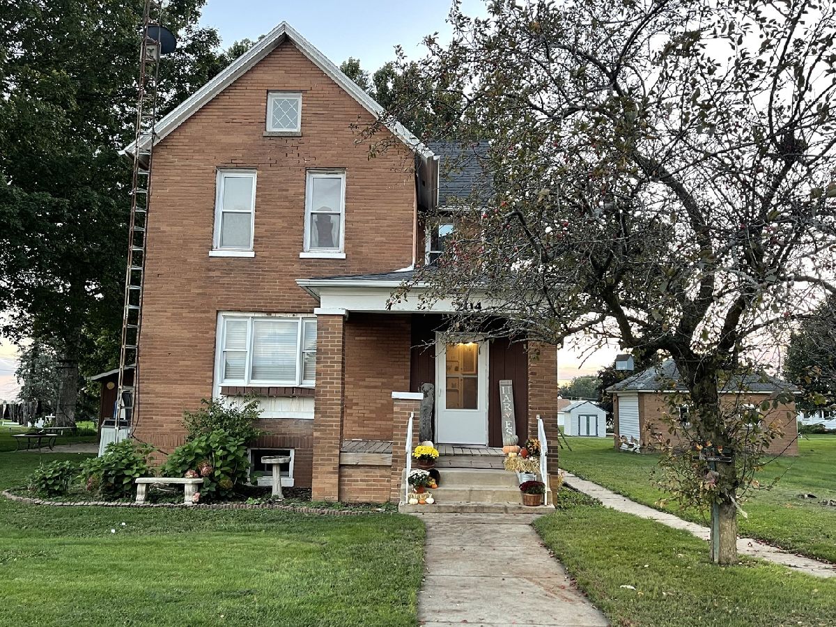 Sold Sublette Illinois, 204 Locust