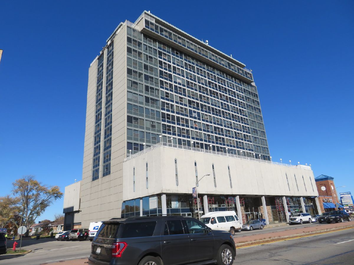 Condominiums Rented Cameo Tower Elmwood Park Illinois, 7234 North