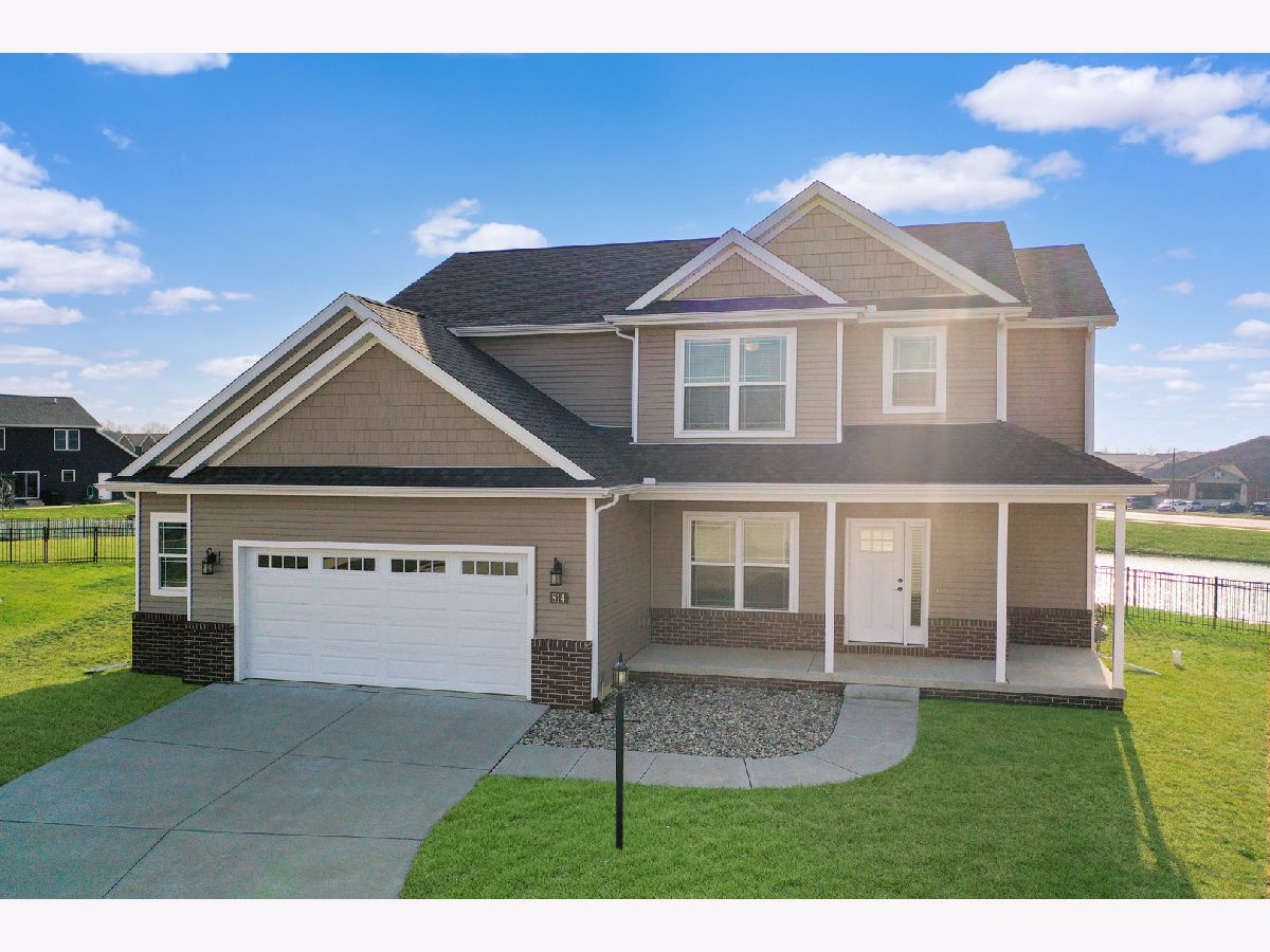 Homes & Condos & Townhomes Sold Hunters Ridge Mahomet Illinois, 814 Cole