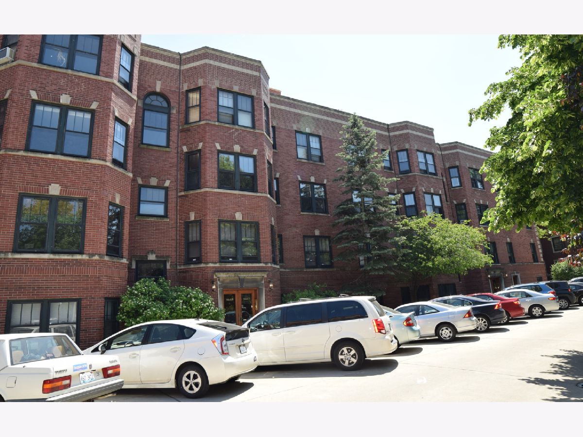 Condominiums & Homes Rented East View Park Chicago Illinois, 5447 East View Park
