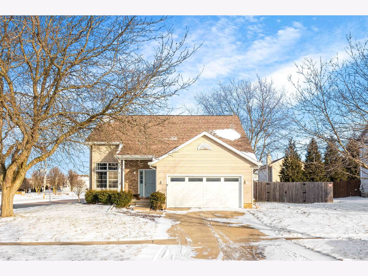 Homes & Condos & Townhomes Sold Highland East Bloomington Illinois, 2 Holder