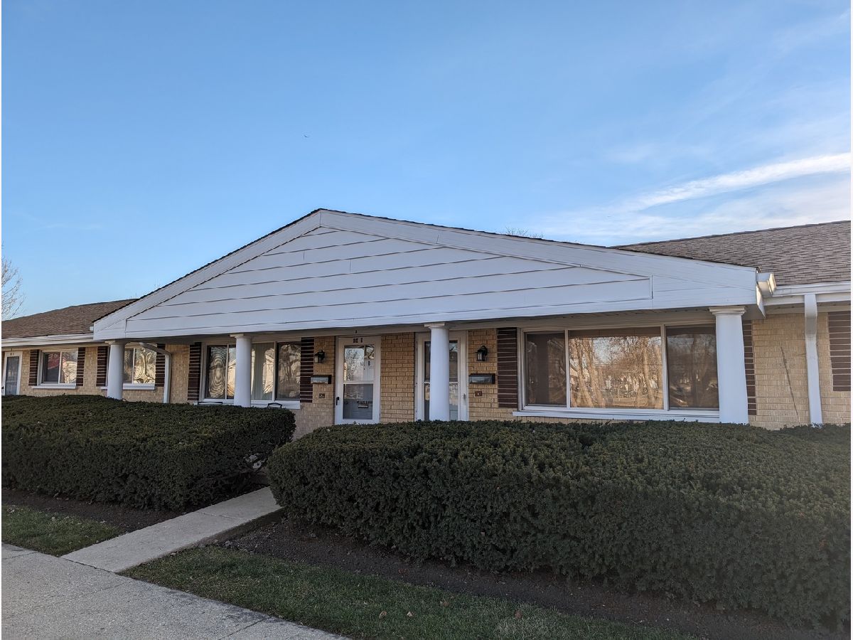 Townhomes & Condos & Homes Sold Valley Stream Wheeling Illinois, 801 Valley Stream