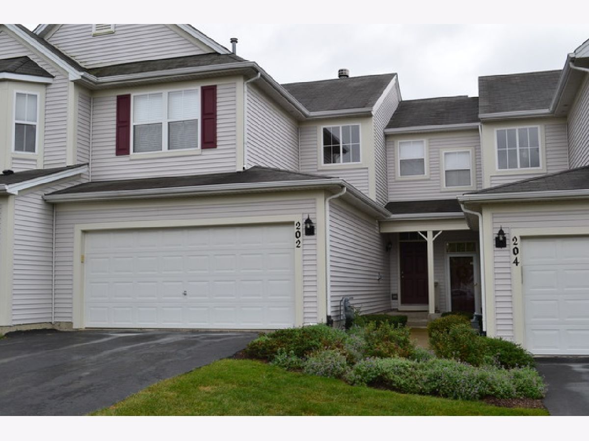 Townhomes & Condos & Homes Rented Harvest Hills St Charles Illinois, 202 Grand Ridge