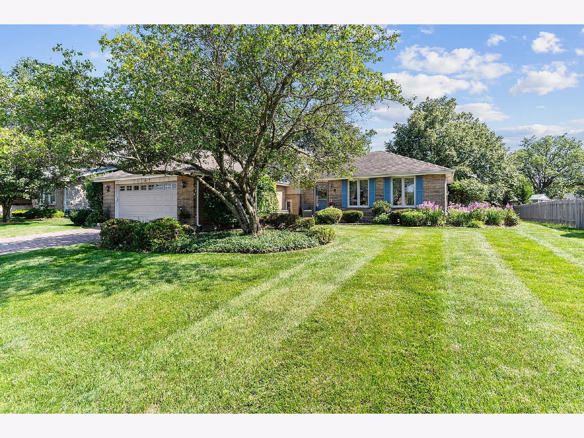 Homes Sold Pinewood East Orland Park Illinois, 11707 Glenview