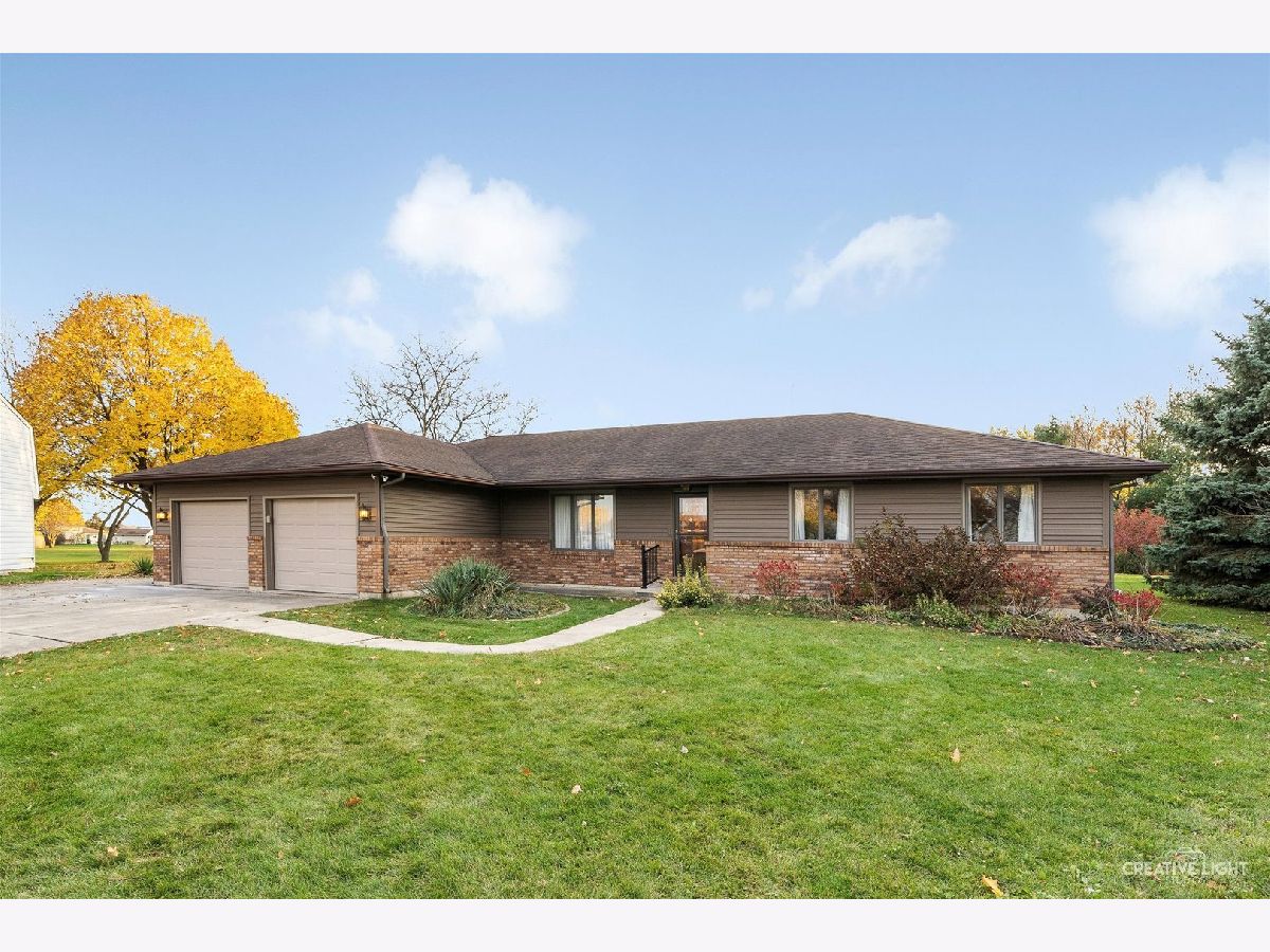 Homes & Condos & Townhomes Sold Countryside Yorkville Illinois, 220 Dickson