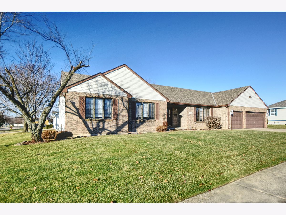 Homes & Townhomes Sold The Meadows Minooka Illinois, 301 Shawnee