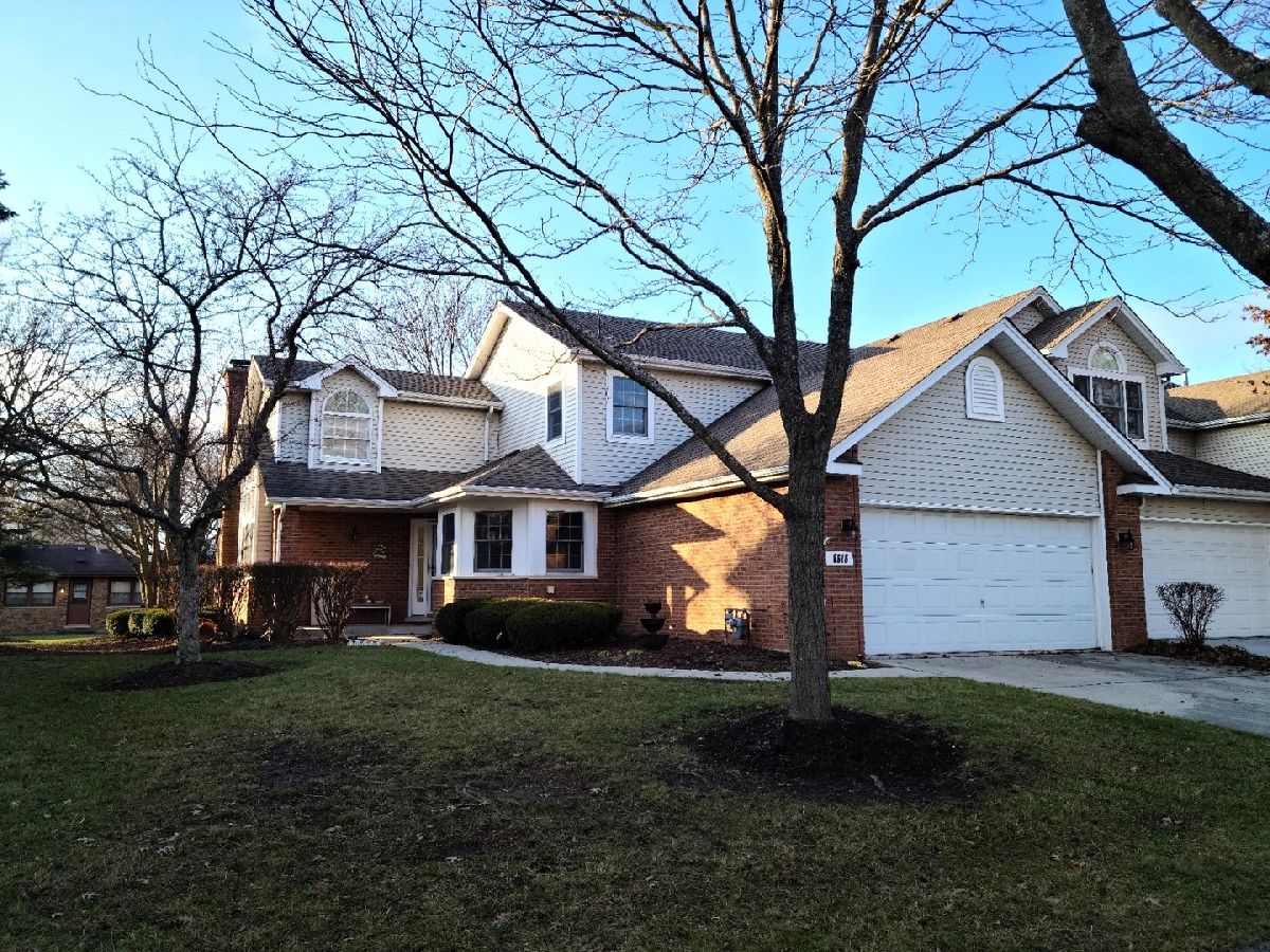 Townhomes Sold Water Tower Courts Darien Illinois, 8616 Pearson