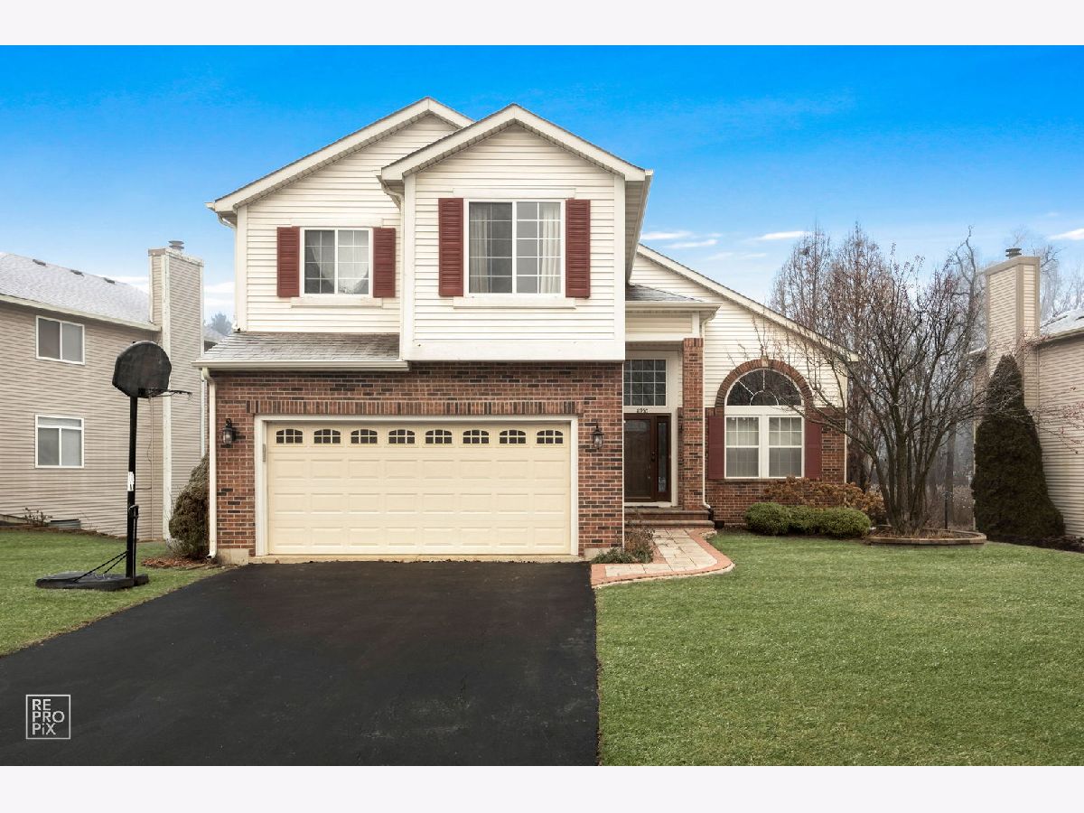 Homes Sold Vicente Woodridge Illinois, 8950 Coppergate