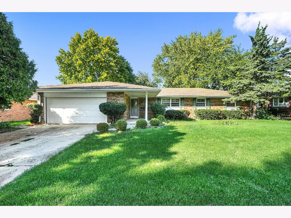 Homes Rented Sans Souci Aurora Illinois, 2355 Coach And Surrey