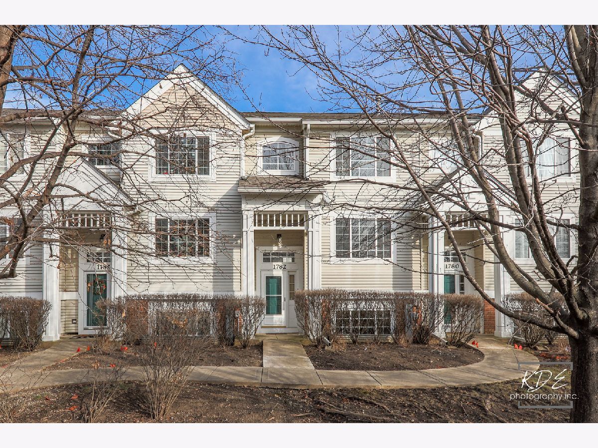 Townhomes & Condos Sold Polo Club Pointe Glendale Heights Illinois, 1782 Whirlaway