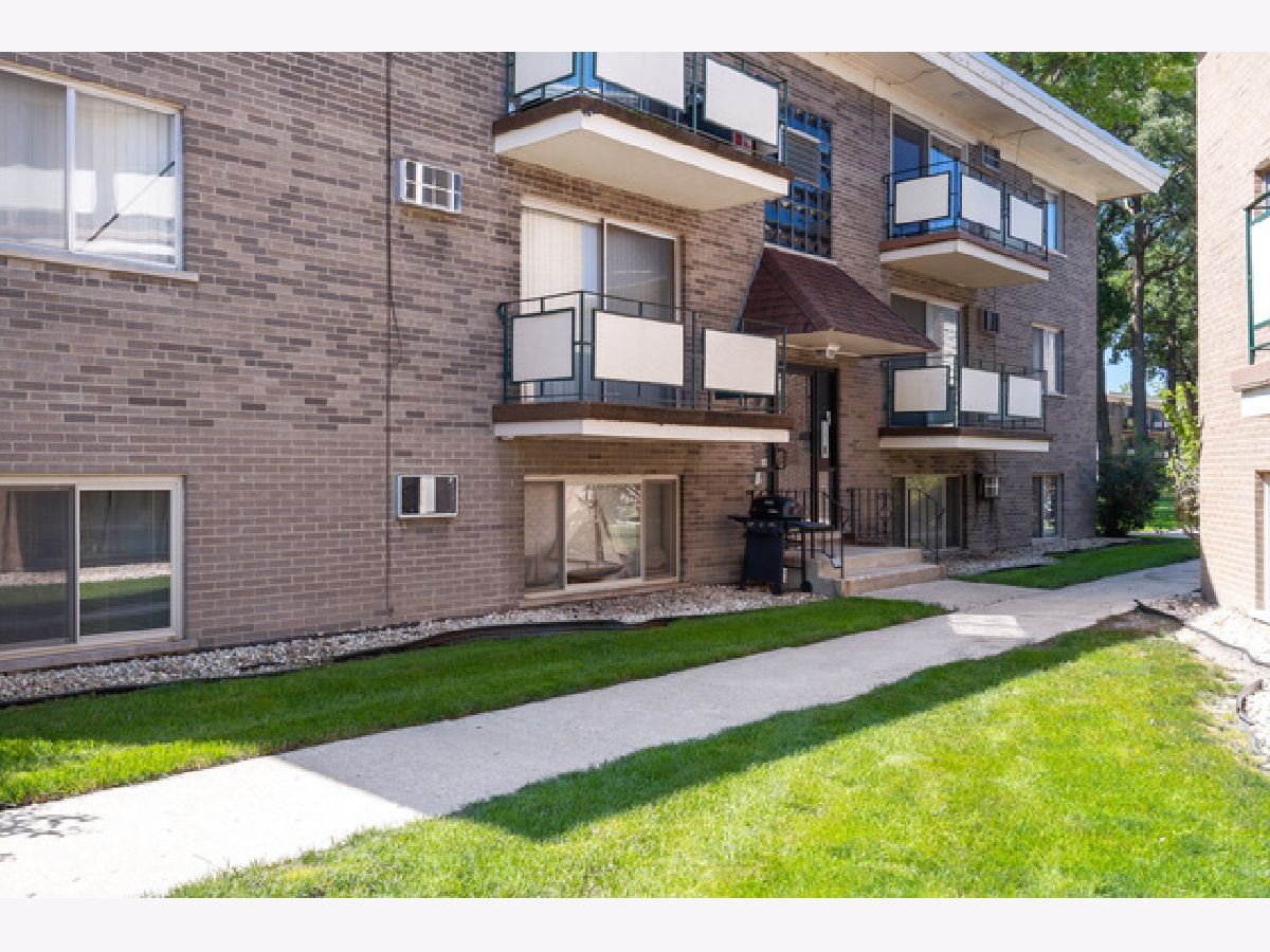 Condominiums Sold Hillcrest Manor Worth Illinois, 7404 111th