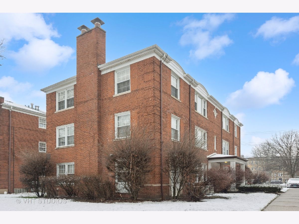Condos & Townhomes Sold Parkside Condominiums Evanston Illinois, 739 Dobson