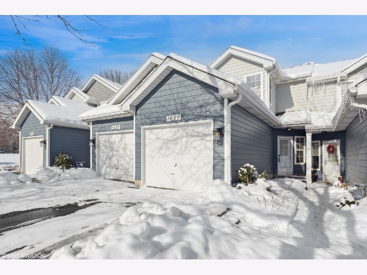 Townhomes Sold Woodhaven Mundelein Illinois, 1620 Woodhaven