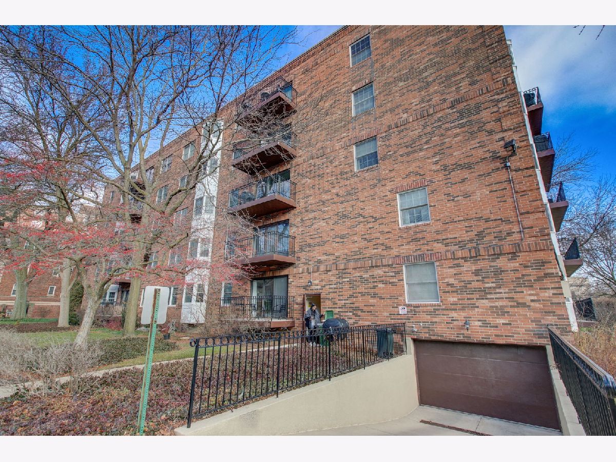 Condos & Townhomes Sold Oak Court Condominiums Evanston Illinois, 1503 Oak