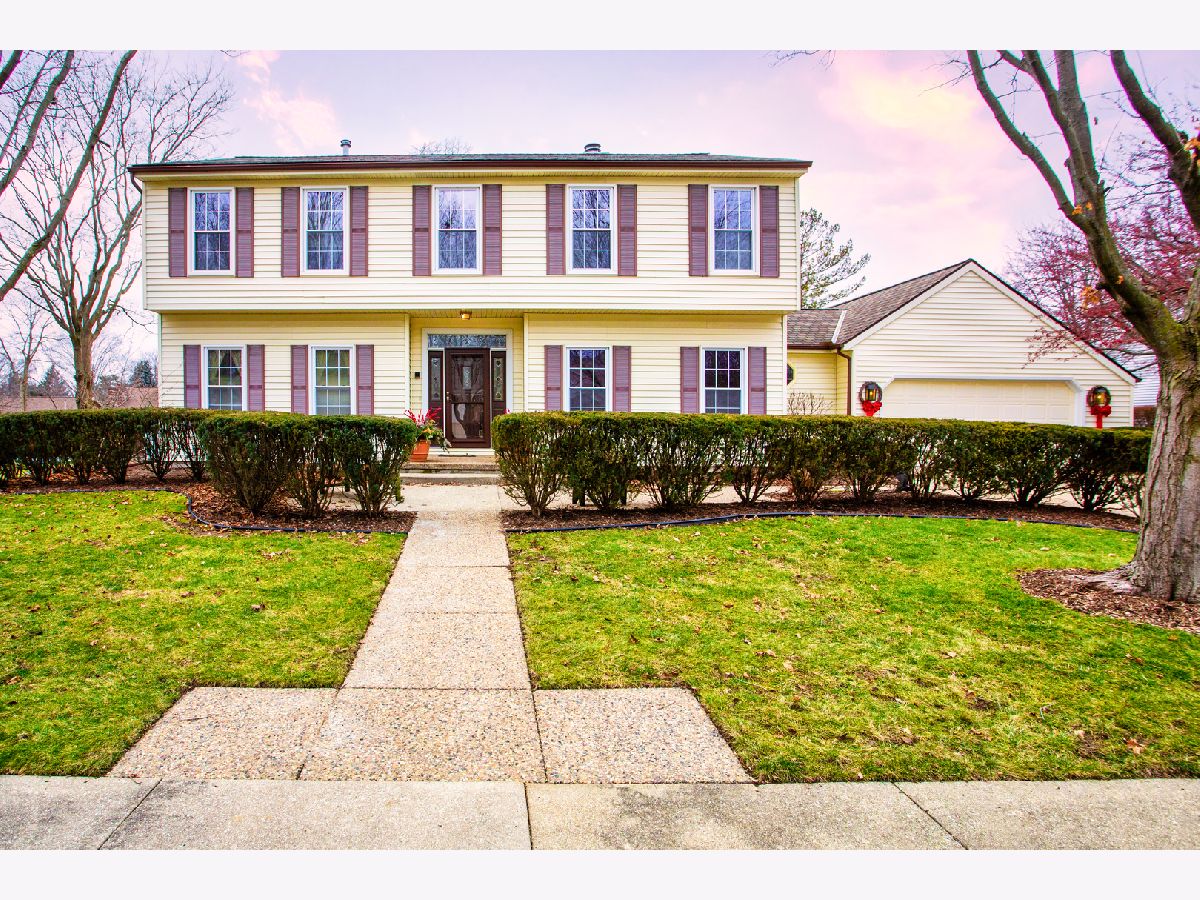 Homes Sold Hedgewood Bloomington Illinois, 2106 Berrywood
