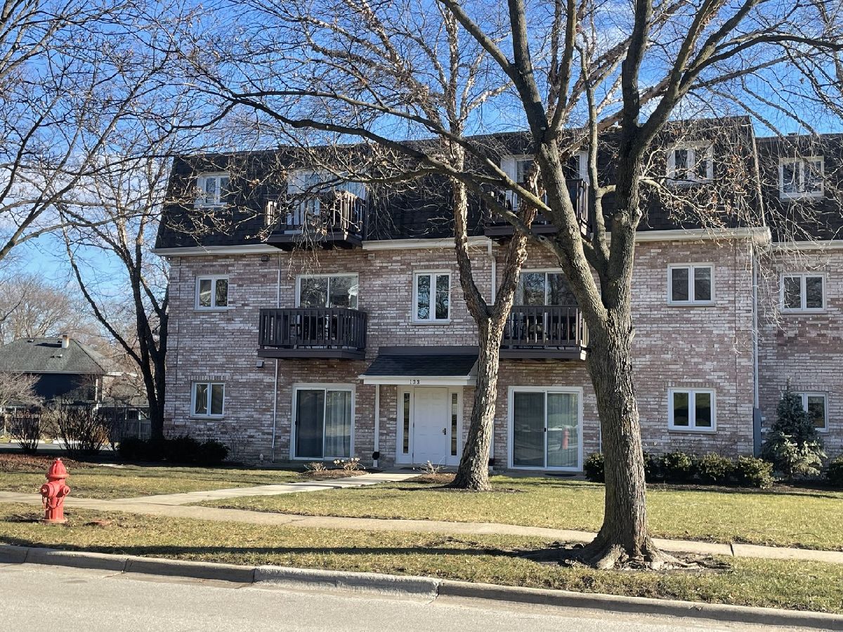 Condominiums Rented Cambridge Green Libertyville Illinois, 133 Winchester