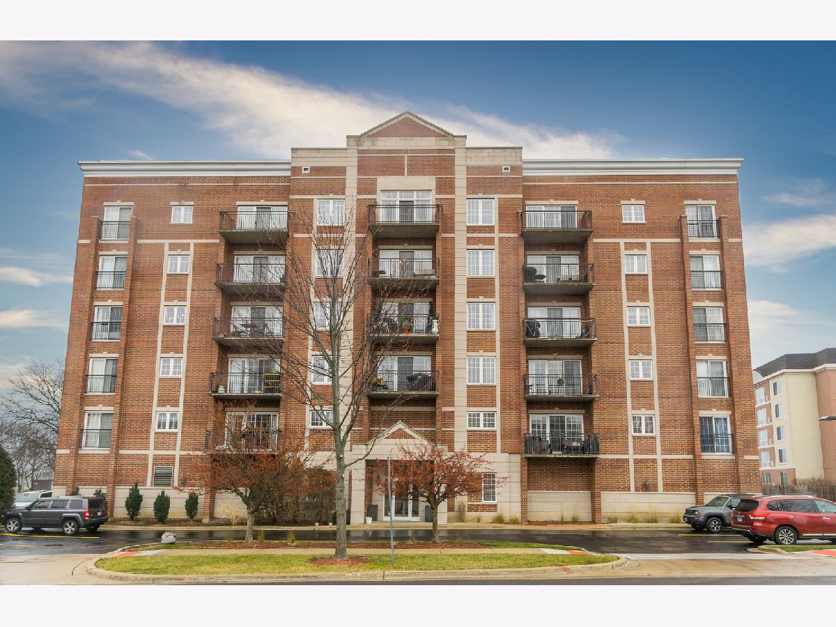 Condominiums Sold Wellington At Twin Lakes Palatine Illinois, 405 Creekside