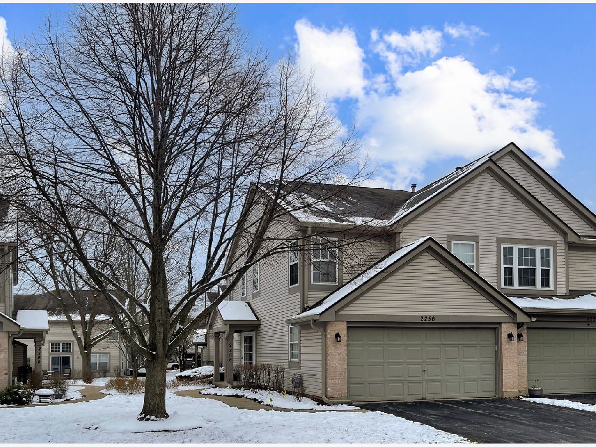 Townhomes & Homes Rented Woodbridge Elgin Illinois, 2256 Dorchester