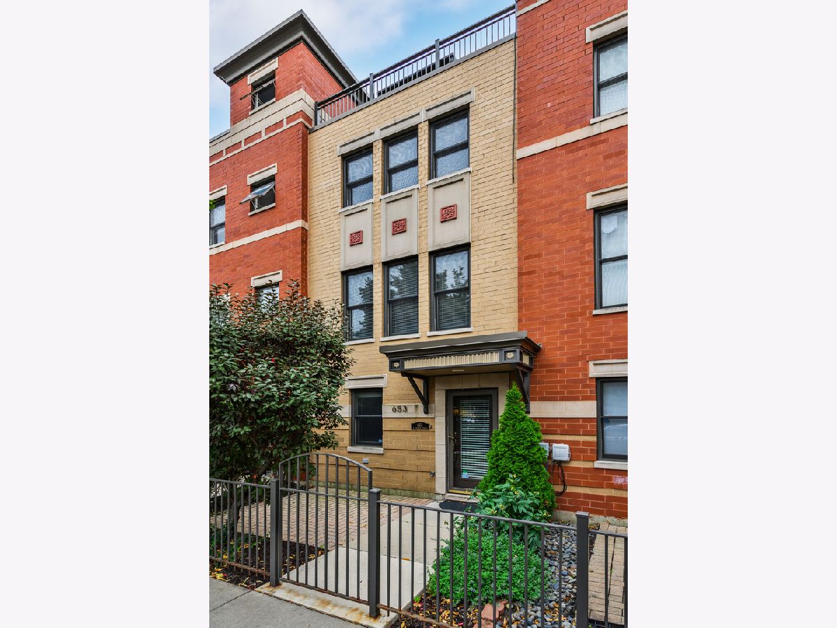 Townhomes & Condos Sold River Village Chicago Illinois, 653 Hobbie