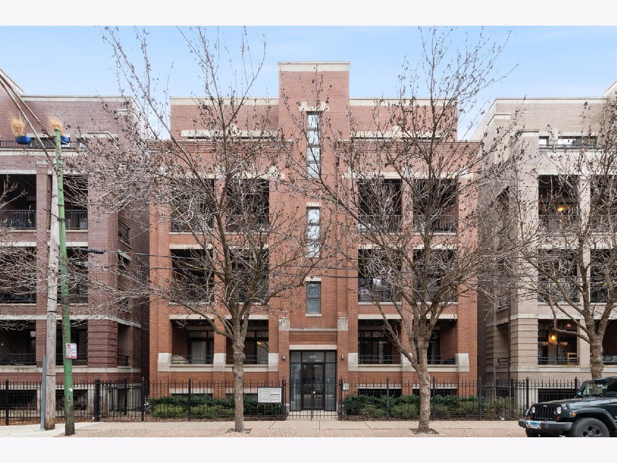 Condominiums Sold Marquette Row Chicago Illinois, 689 Peoria