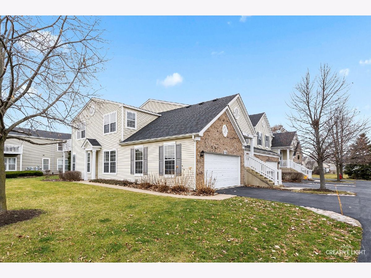 Townhomes & Condos & Homes Rented Hampton Glen Plainfield Illinois, 5116 Red Field