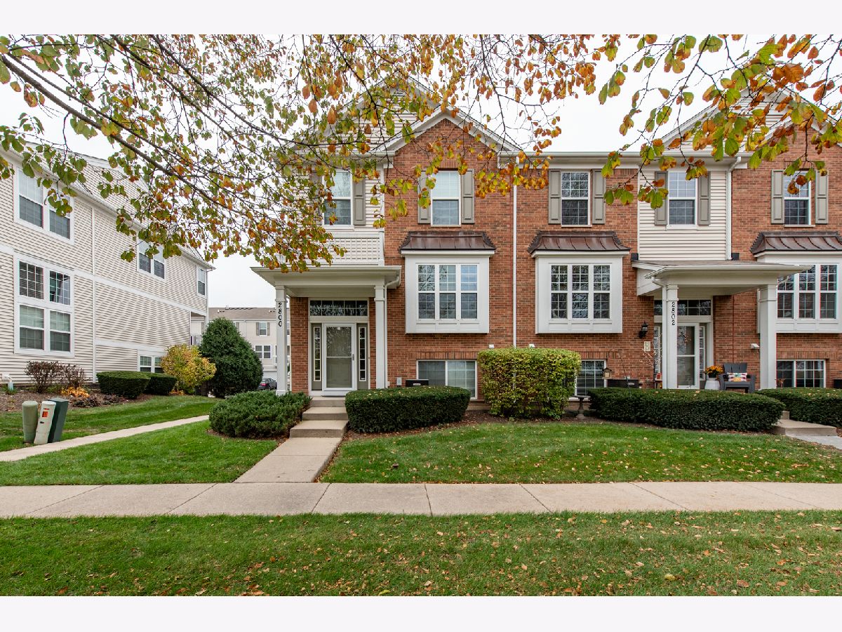 Townhomes & Condos Rented Heritage Park Lindenhurst Illinois, 2800 Neubauer