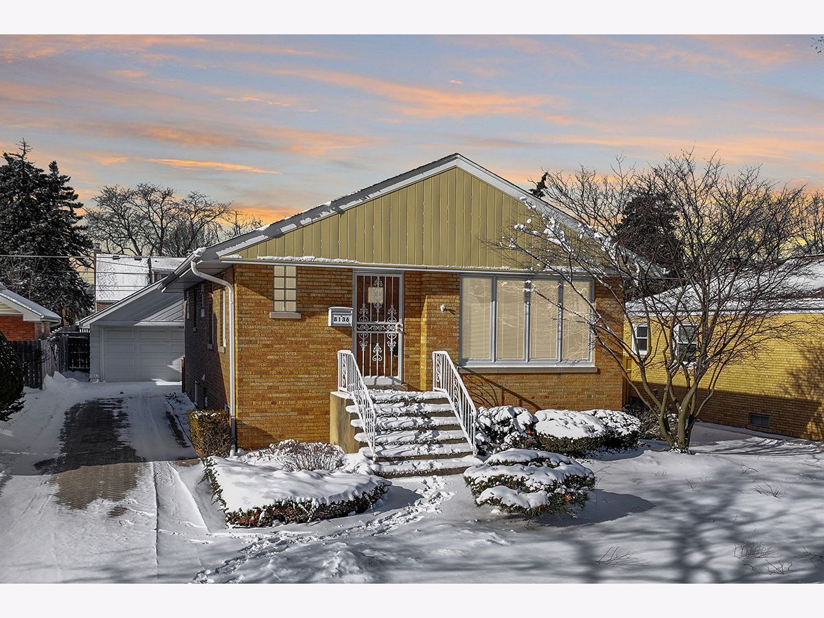 Homes Sold Oakton Manor Niles Illinois, 8136 Ozark