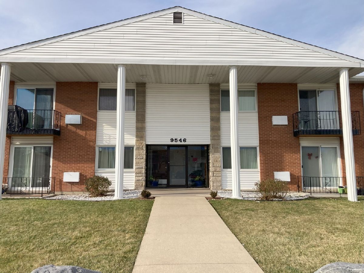 Condominiums Sold Coventry Place Des Plaines Illinois, 9546 Dee