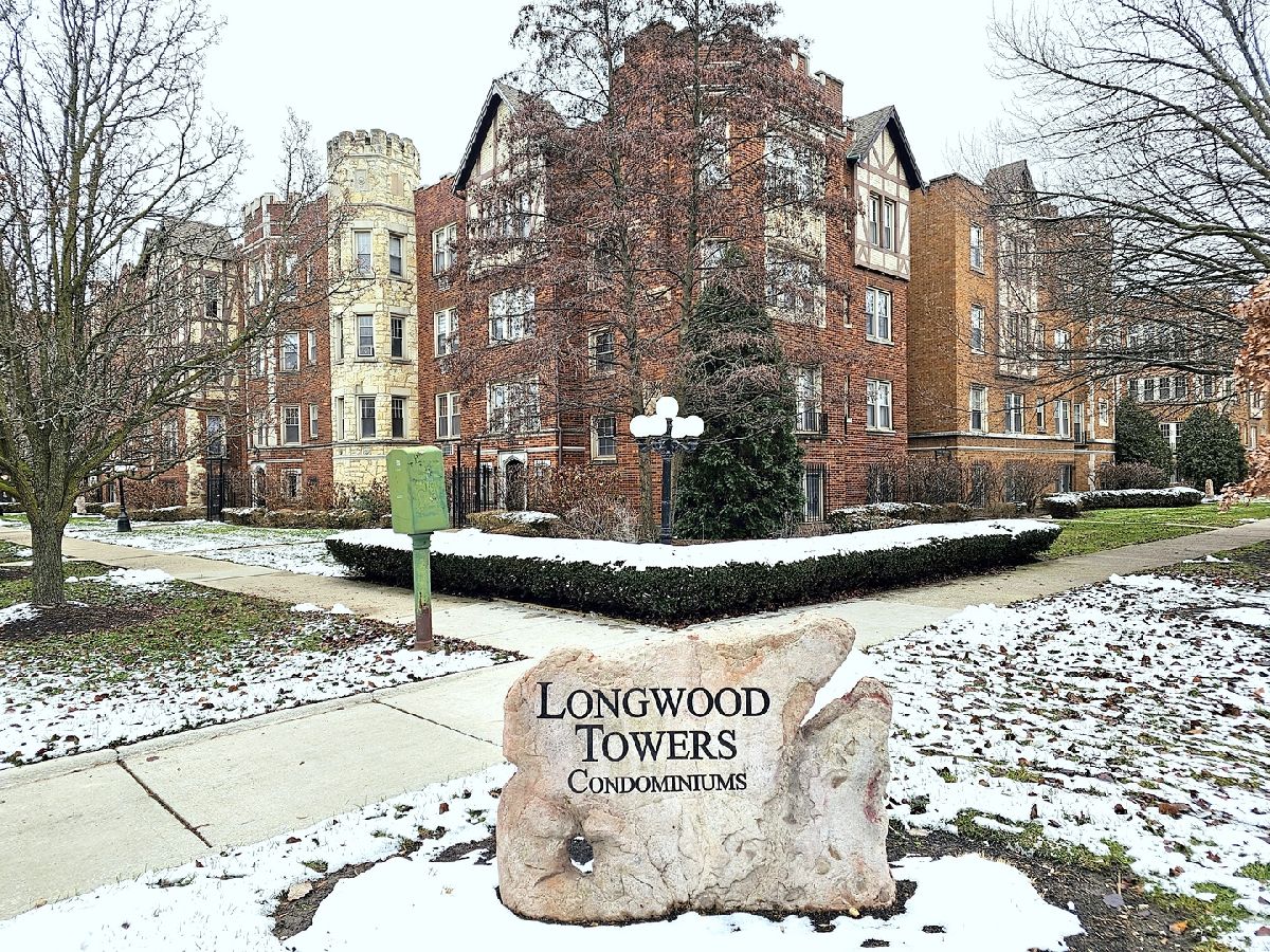 Condominiums Sold Longwood Towers Chicago Illinois, 10905 Longwood