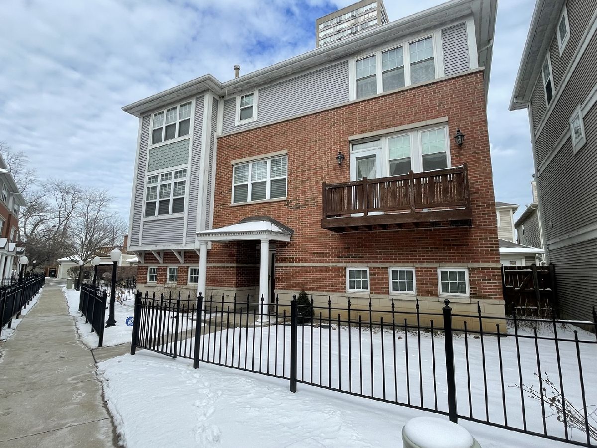Homes & Townhomes Sold Cornell Square Chicago Illinois, 4922 Cornell