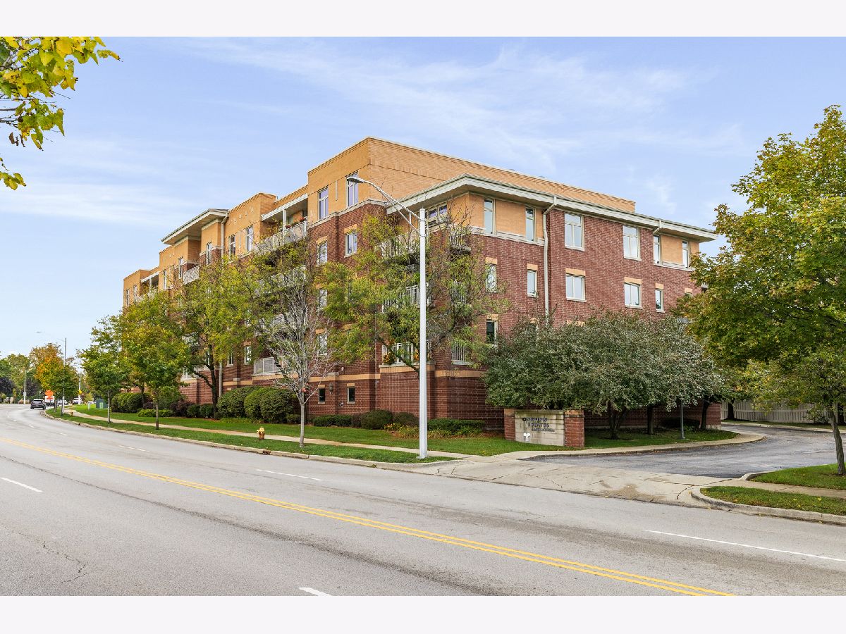 Condominiums Sold Oakview Estates Lombard Illinois, 500 Saint Charles