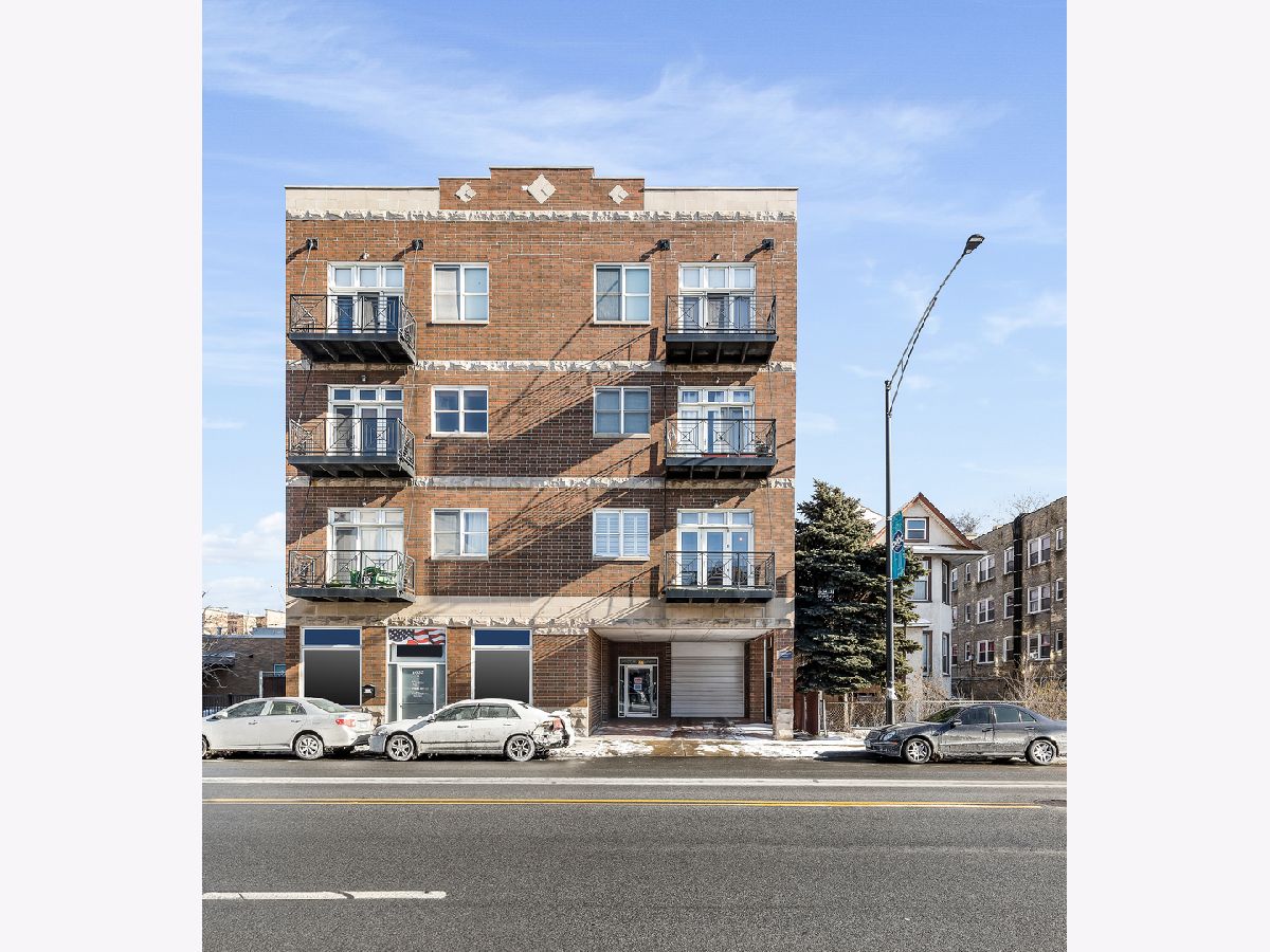 Homes & Condos & Townhomes Rented Old Irving Chicago Illinois, 4037 Pulaski