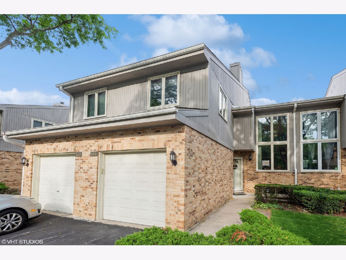 Condominiums Sold Butterfield Club Glen Ellyn Illinois, 22W114 Butterfield