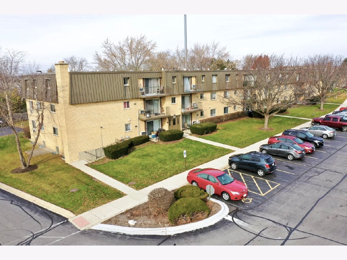 Condominiums Sold Fairway Greens Wheeling Illinois, 573 Fairway View