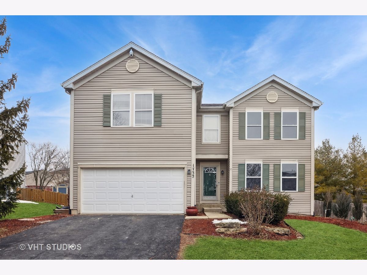 Homes & Condos & Townhomes Sold Fairfield Way Montgomery Illinois, 1732 Marilyn