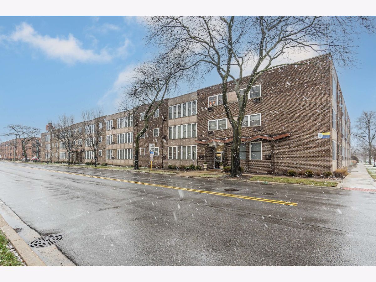 Condominiums Rented Briar Hill Park Ridge Illinois, 1301 Touhy