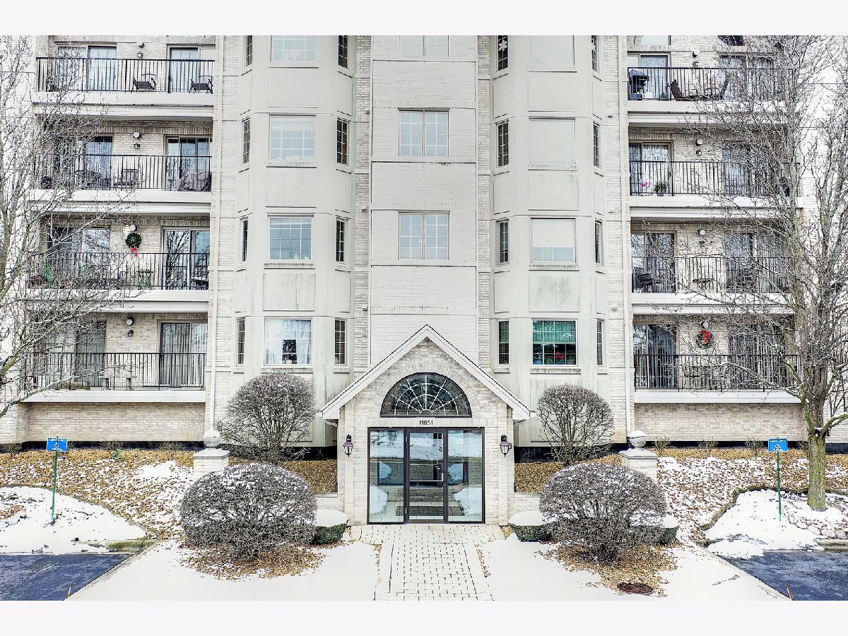 Townhomes & Condos & Homes Sold Long Run Creek Orland Park Illinois, 11851 Windemere