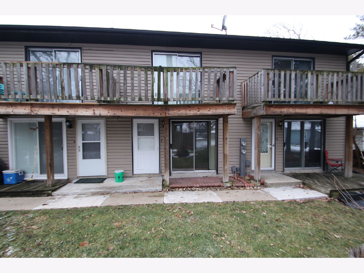 Townhomes & Condos & Homes Rented Hidden Glen Fox Lake Illinois, 153 Forest