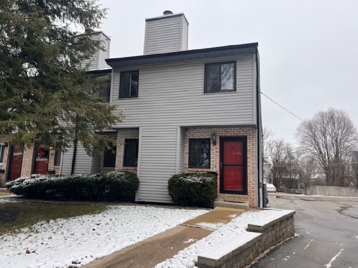 Condos & Townhomes Sold Presidential Walk Bloomington Illinois, 1108 Jefferson