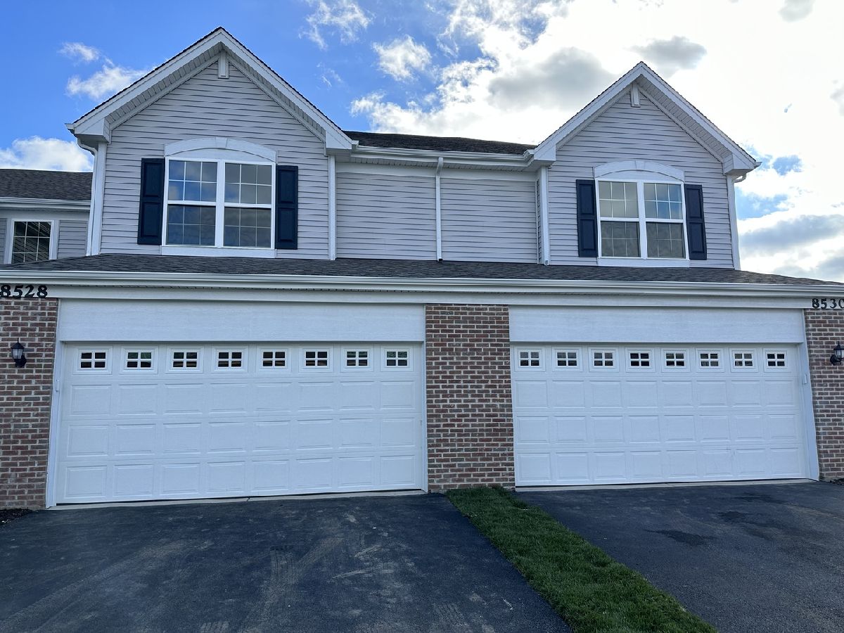 Townhomes & Homes Rented Meadows Of West Bay Wonder Lake Illinois, 8528 Stillwater