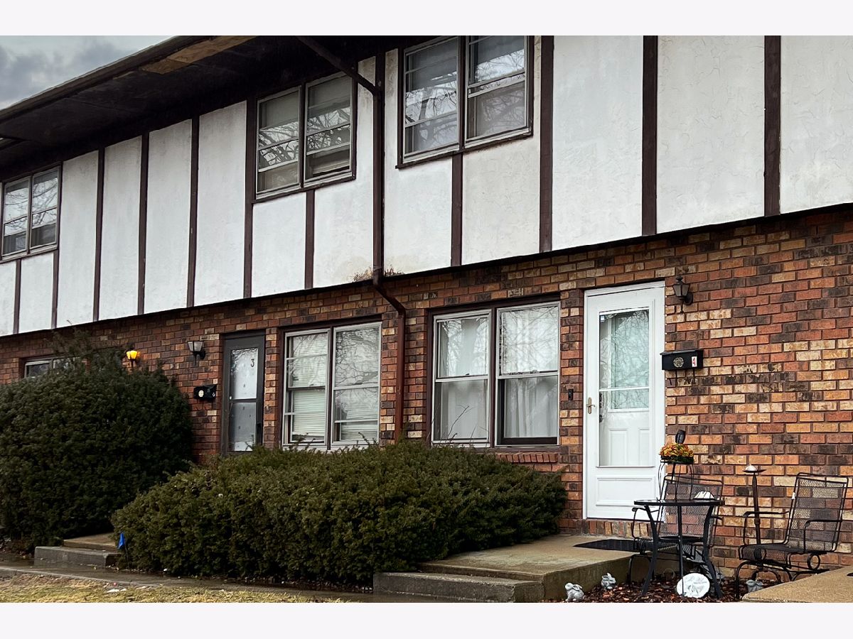 Condos & Townhomes Sold Northbrook Normal Illinois, 706 Golfcrest