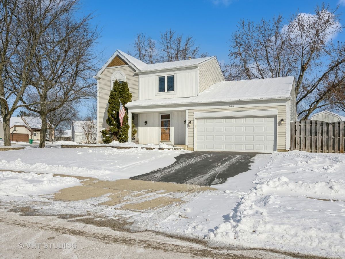 Townhomes & Condos & Homes Sold Polo Run Wheeling Illinois, 740 Paddock