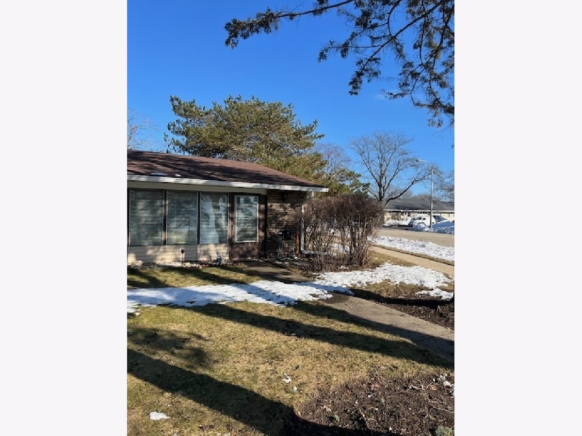 Townhomes & Condos Rented Leisure Village Fox Lake Illinois, 7411 Chevy Chase