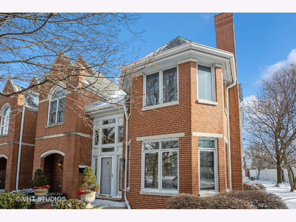 Sauganash Village Chicago IL, Townhomes & Condos & Homes For Sale & For