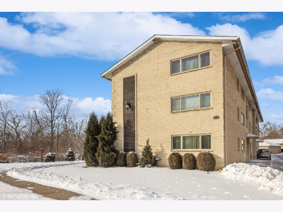 Condos & Townhomes Sold Green Forest Riverside Illinois, 7330 Ogden