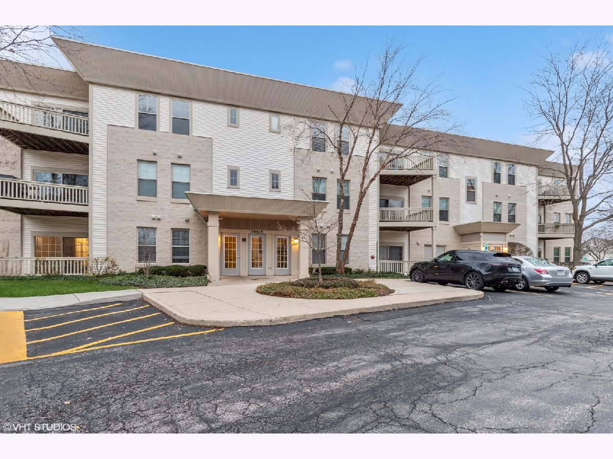 Condominiums Sold Delaware Place Gurnee Illinois, 34435 Old Walnut