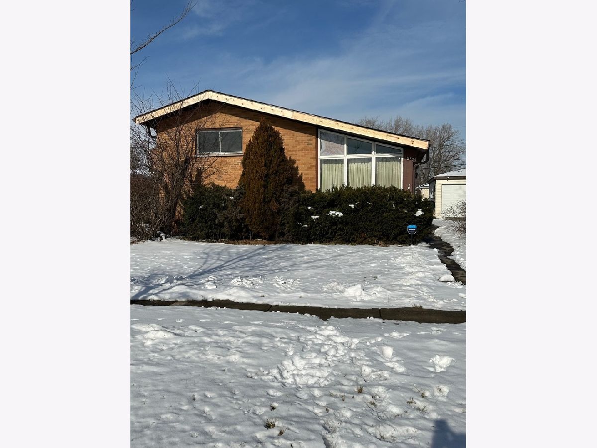 Homes Sold Greenwood Estates Niles Illinois, 8534 Bruce